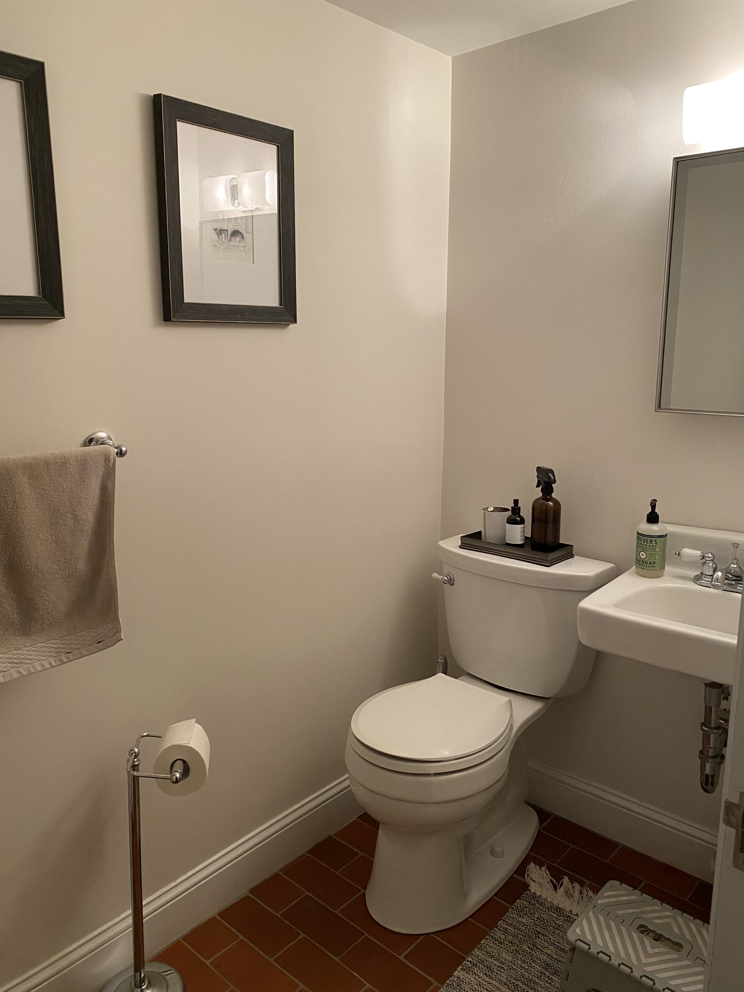 How to Make a Small Bathroom Look Larger - Room for Tuesday