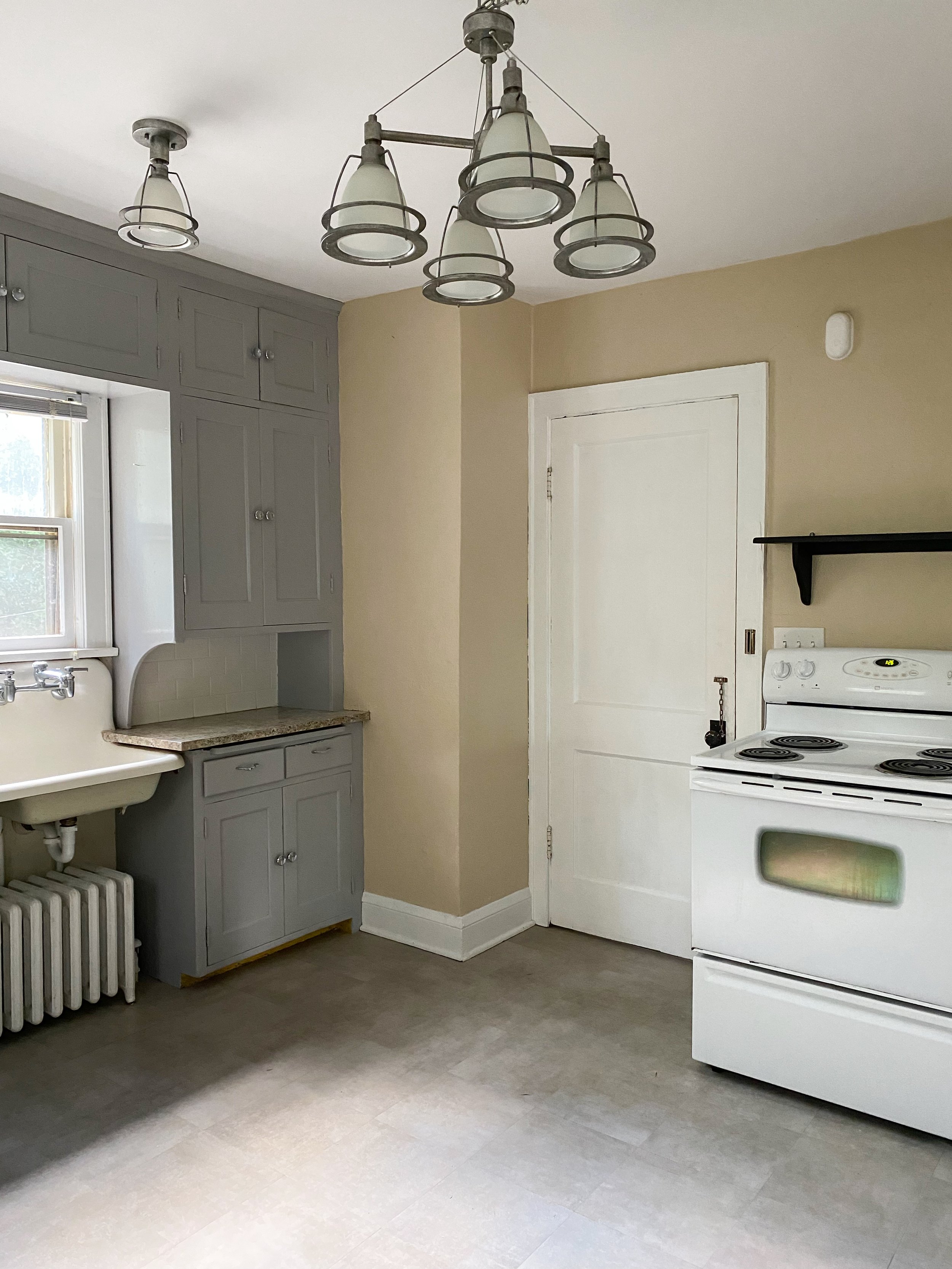 pre-renovation kitchen layout